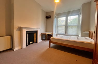 Connaught Avenue, Mutley, Plymouth - Image 3